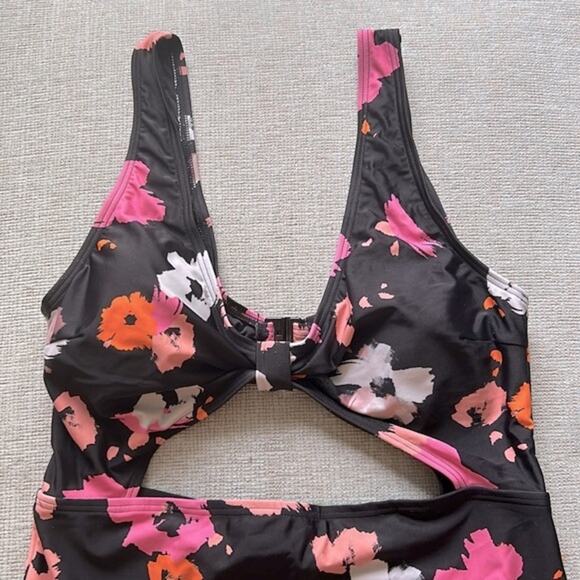 NWT City Chic Izzy black floral Print 1 Piece middle cut out monokini Swimsuit - Picture 6 of 16